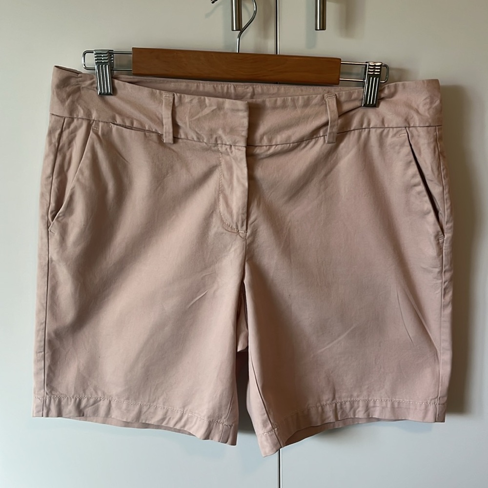 Loft blush pink shorts size 6 EUC